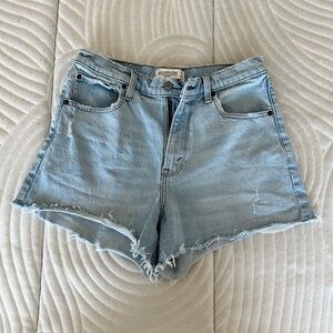 Abercrombie and Fitch 90s relaxed cut off shorts